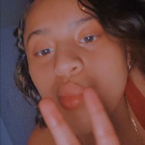 Meet your Posher, Nayeli